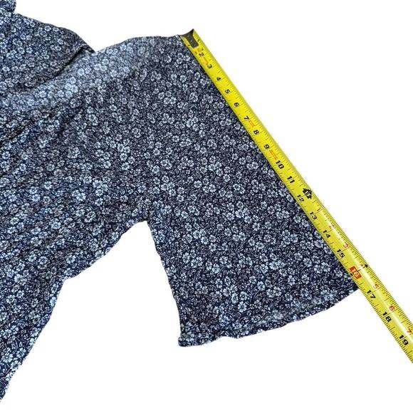 Faherty Amira Top Womens Navy Ditzy Floral M Bohemian Boho Peasant Granolagirl - Picture 9 of 10